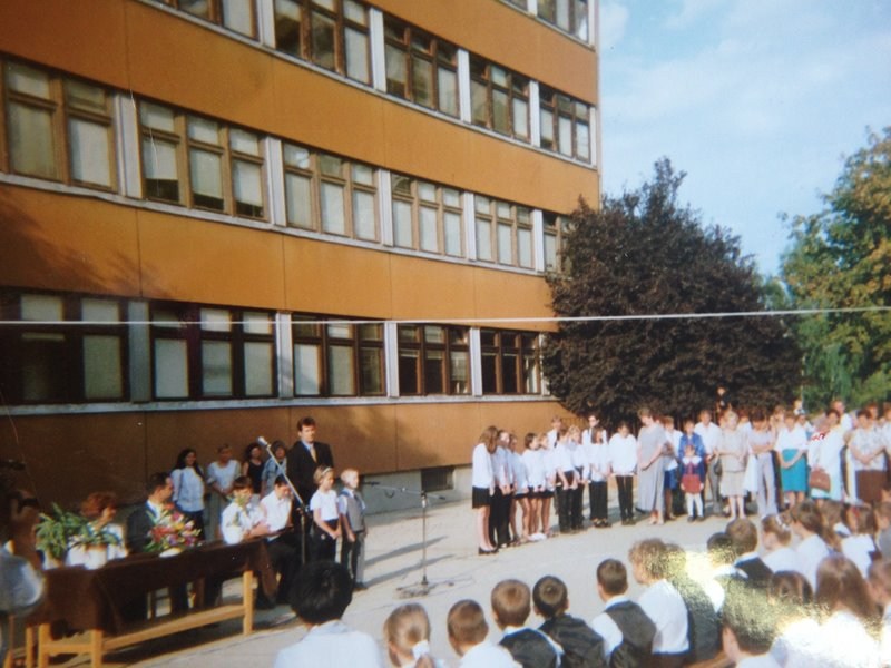 Az iskola története képekben