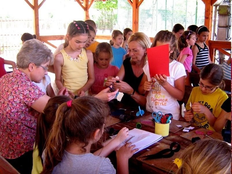 Az iskola története képekben
