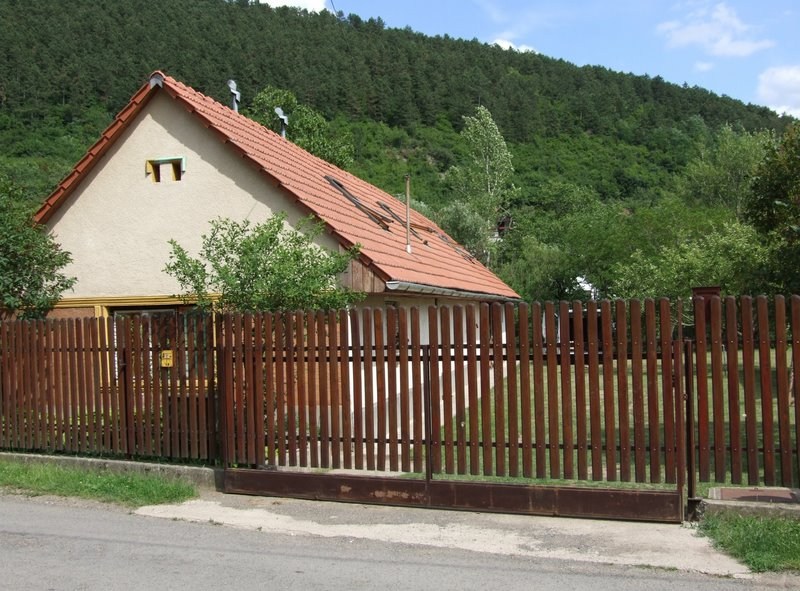 Az iskola története képekben
