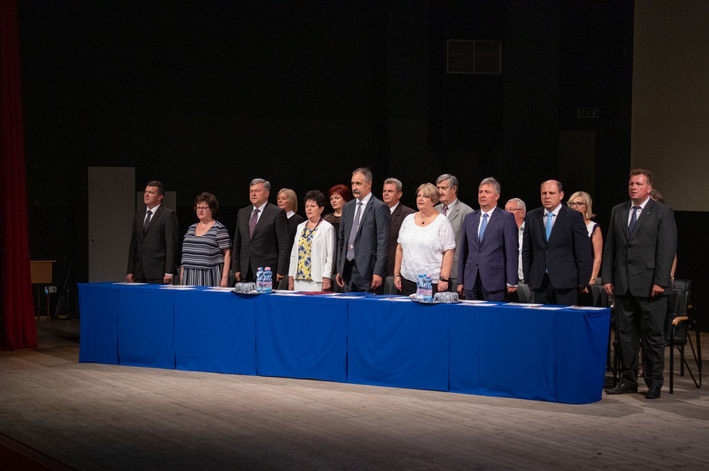 A jubileumi tanévnyitó ünnepség díszelnöksége (2)