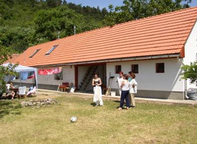 Az Eötvös Gyakorlóiskola Diák Egyesület kulcsos háza (Boldogkőváralja)